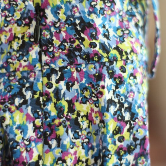 Ann Taylor Floral Chelsea Crop Pants - Picture 3 of 5